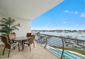 Bella Luna 407-Luxury Condo-Sleeps 8-Walk to Flora-Bama-2 King Beds-Flora-Bama