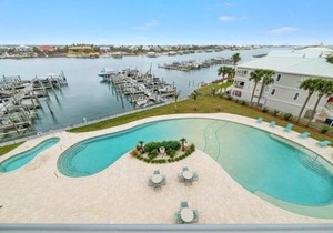 Bella Luna 407-Luxury Condo-Sleeps 8-Walk to Flora-Bama-2 King Beds-Flora-Bama