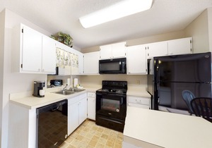 Condo w/Balcony, Free WiFi & Shared Resort Pools - Close to the Beach & Golf