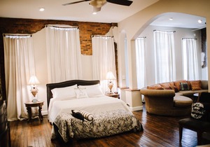 Crossroads Loft, Studio and Flat- Steps from Rt. 66 and Carthage Square in Carthage
