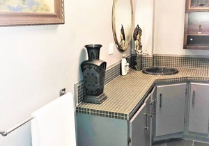 Downtown Art & Eclectic "D" 2br