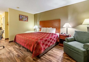 Econo Lodge Athens Alabama