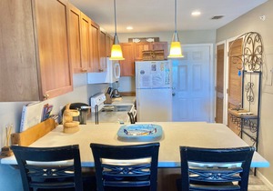 Family Friendly & Quiet Riverside Condo with Pool & Fishing Piers