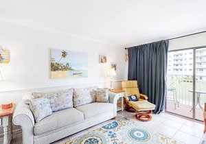 Fantastic Coastal Escape W/ Beach Access, Shared Pools/Hot Tubs, Fast WIFi & AC!