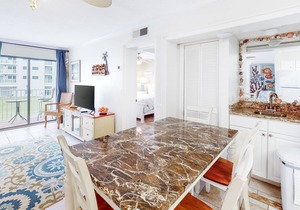 Fantastic Coastal Escape W/ Beach Access, Shared Pools/Hot Tubs, Fast WIFi & AC!