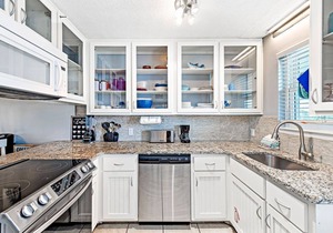 Fantastic Rates! BOOK NOW AND SAVE!*RENOVATED NEW BEDS with POOL* 2BR/1BA*
