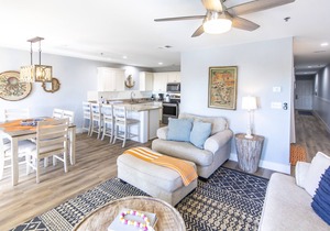 Gulf view, private beach, community pool, walk to shops and restaurants! in Santa Rosa Beach