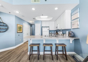 Lighthouse 317 - Beachfront with views!