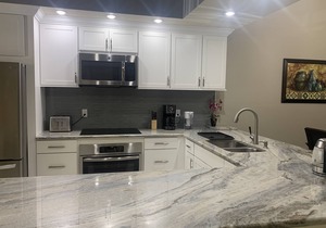 Luxury Shorewalk lakefront condo close to the AMI and IMG. in Bradenton