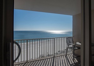 "Million Dollar View"-Chairs/Umbrella on beach provided/March1st - October 31st!