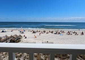 MILLION DOLLAR VIEW WITH PRIVATE PARKING SPOT #75 IN THE GARAGE!