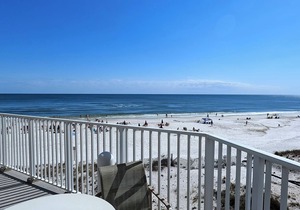 MILLION DOLLAR VIEW WITH PRIVATE PARKING SPOT #75 IN THE GARAGE!