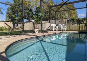 Naples Park, 3bdr Pool home, Beach Vacation in Naples Park