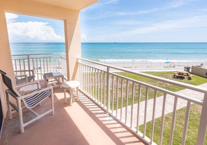Ocean Front Complex -beautiful Ocean Views! Can't Get Any Closer To The Ocean! in Satellite Beach