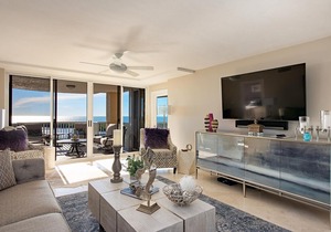 PELICAN BAY-STUNNING VIEWS PRIVATE BEACH AVAIL DEC 2021