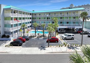 Pelican Pointe 311:Walk to Beach~Pool~Free Parking