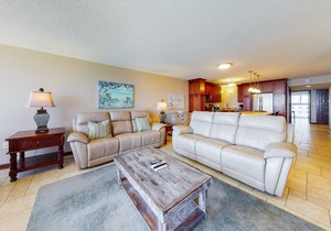 Penthouse condo with panoramic views, outdoor pool, & sundeck