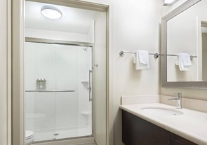 Perfect Vacation! Close to Marlins Park, Kitchen, Pool