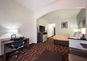 Quality Inn & Suites Huntsville Research Park Area