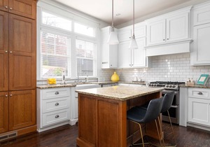 Red Door Retreat-Whole House-Executive- Luxury