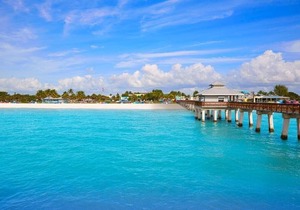 Santa Maria 301 by RedAwning