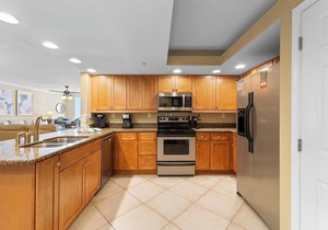 SeaSpray East 922-Luxurious Interior