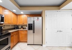 SeaSpray East 922-Luxurious Interior