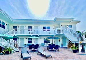 Southwinds #3 for 2, Queen Studio, Steps to Beach