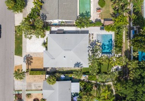St. Pete Beach Pool Home - Quick Walk to Beach & Sunset! Min stay is 30 days