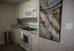 Studio condo - beautiful side-view of the Gulf!