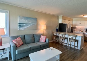 Third-Floor Condo Overlooking the Courtyard w/Ocean Views, Shared Outdoor Pool in Atlantic Beach