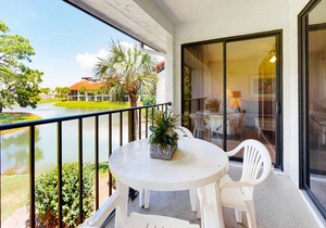 Waterfront Condo with Shared Pool, Hot Tub, Only Moments from Beach in Panama City Beach