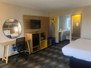 Days Inn | Tillmans Corner