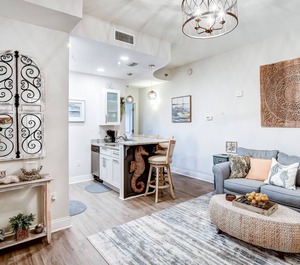 Carillon Beach Inn 