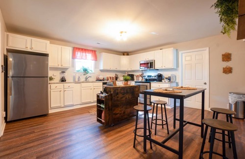 Huntsville House | 139 m² House ∙ 3 bedrooms ∙ 6 guests