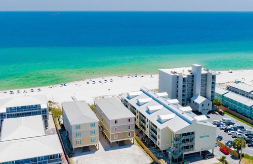 Gulf Shores House | 1486 m² House ∙ 32 bedrooms ∙ 80 guests