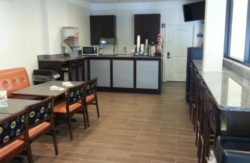 Fultondale Hotel | 27 m² Hotel ∙ 127 guests