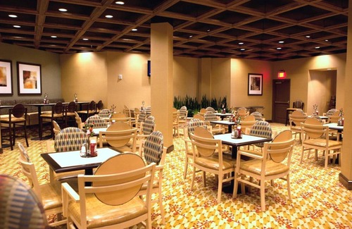 Hoover Hotel | 75 m² Hotel ∙ 2 bedrooms ∙ 127 guests