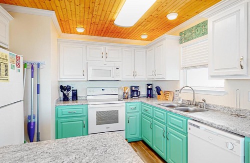 Fort Morgan House | A Wave From It All