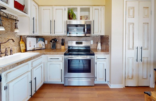 Gulf Shores Condo | Adorable Condo w/Pool and Beach Access Sleeps 5