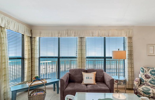 Gulf Shores Apartment | Apartment ∙ 2 bedrooms ∙ 6 guests