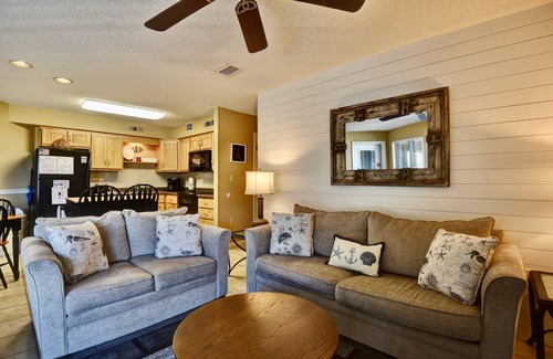 Gulf Shores Apartment | Apartment ∙ 2 bedrooms ∙ 6 guests