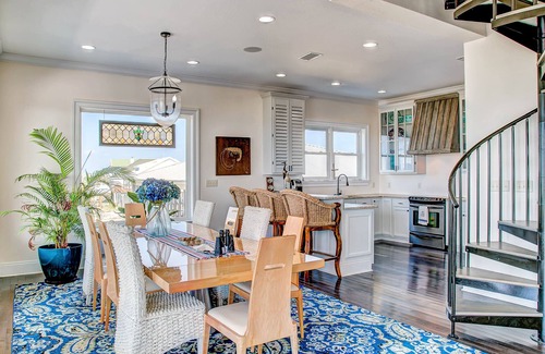Dauphin Island House | Beachfront bay and gulf , lookout and pier , crab traps , fishin poles !