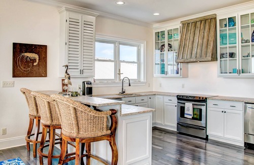 Dauphin Island House | Beachfront bay and gulf , lookout and pier , crab traps , fishin poles !