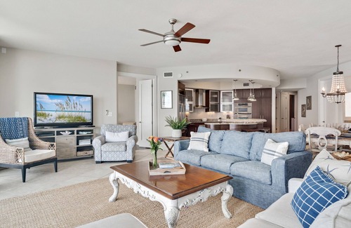 Orange Beach East Condo | Bella Luna 202 - Luxury Condo - walking distance to Flora Bama-Sleeps 8