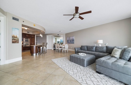 Orange Beach East Condo | Bella Luna 407-Luxury Condo-Sleeps 8-Walk to Flora-Bama-Boaters Heaven-