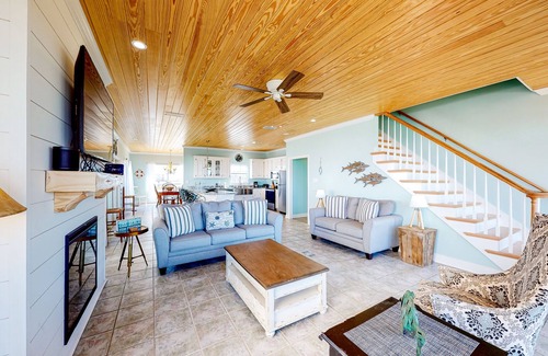 Dauphin Island House | Charming bay-front home with WiFi, spacious wraparound porch, private deck