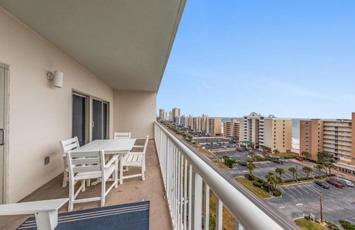 Gulf Shores Apartment | Crystal Tower 904 with Indoor Pool