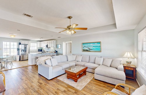 Dauphin Island House | Dog-friendly beachfront home with spacious deck, amazing views of the Gulf