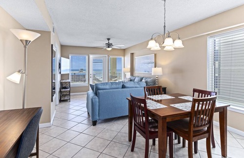 Gulf Shores Condo | Fall break special! Ocean front. Have lunch at SEA-N-SUDS on the ocean!!